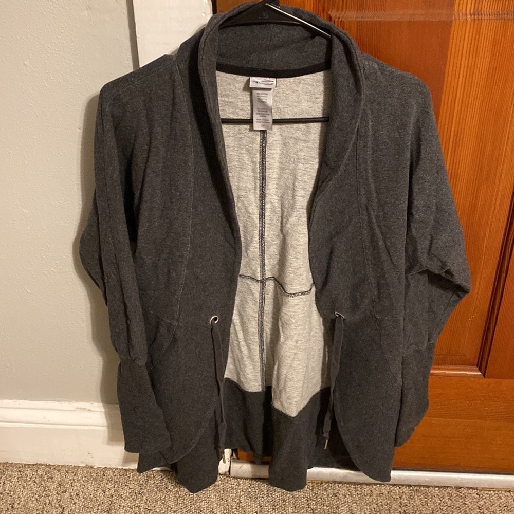 Champions sweater with tie in front. Lightly worn - Picture 5 of 5